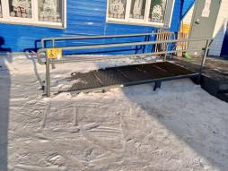 Основной вход в здание